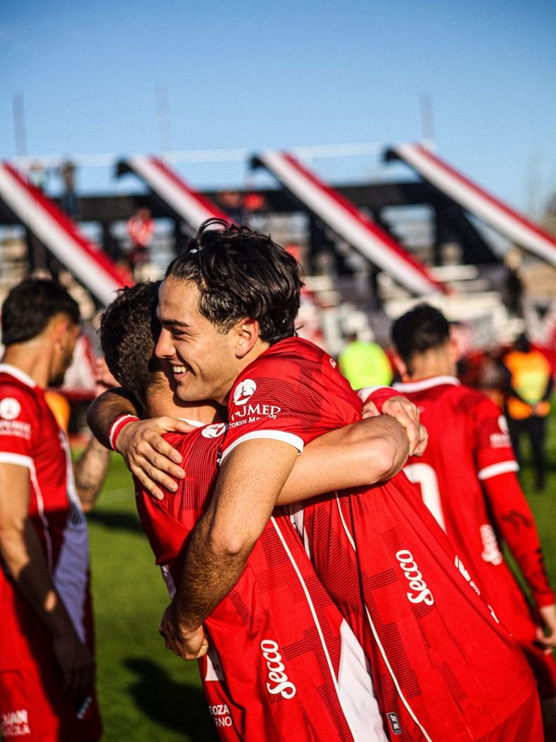 Deportivo Maipú jugó de local frente Atlanta y lo derrotó por 4 a 2.