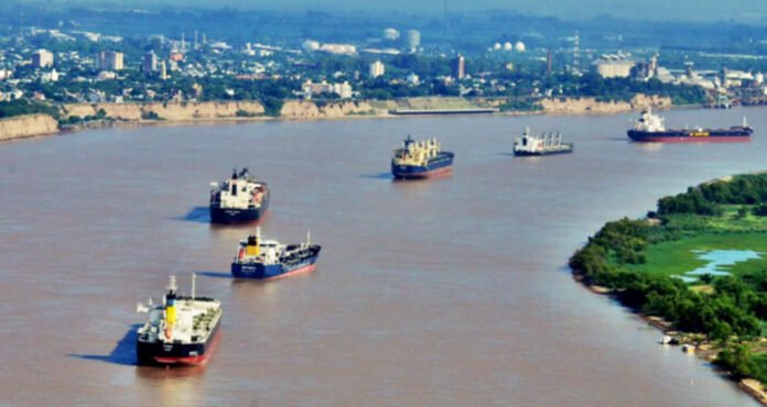 El Gobierno abre la consulta previa para avanzar con la nueva licitación de la Hidrovía