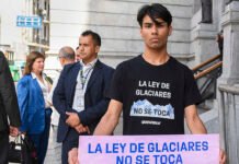 Glaciares en peligro: Greenpeace recibió a los senadores con un fuerte reclamo por el agua