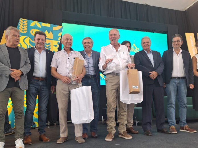 Homenaje a la trayectoria del productor agropecuario cooperativista
