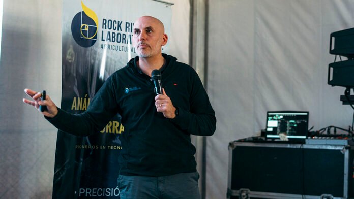Entre los silos, el maíz se lució esta campaña