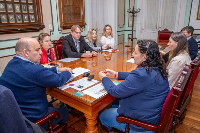 Municipio y provincia fortalecen el acceso a la educación en Esperanza